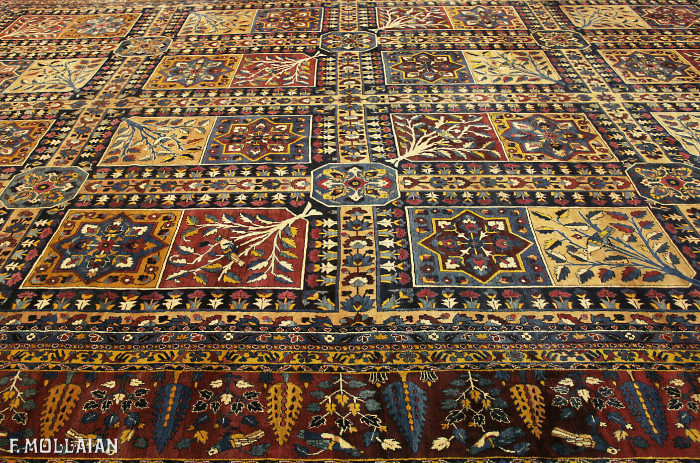 Antique Persian Yazd Carpet n°:16981485